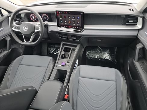 New 2026 Volkswagen Tiguan SE AWD/4WD image 18