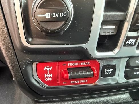 Used 2018 Jeep Wrangler Unlimited Rubicon AWD/4WD image 29