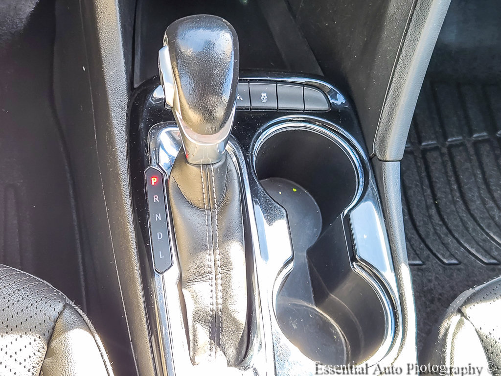 Used 2023 Buick Encore GX Essence w/ Experience Buick Package FWD image 17