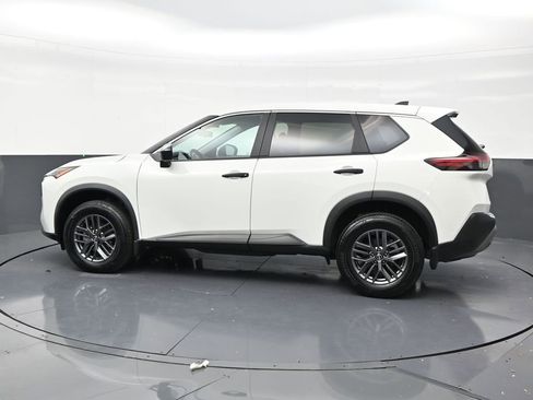 Used 2023 Nissan Rogue S FWD image 2