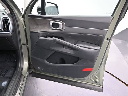 Certified 2024 Kia Sorento SX image 24