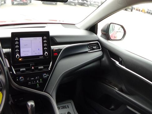 Used 2024 Toyota Camry SE image 13