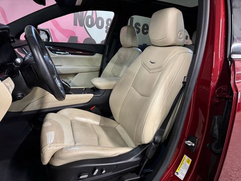 Used 2017 Cadillac XT5 Premium Luxury w/ Advanced Security Package FWD image 19