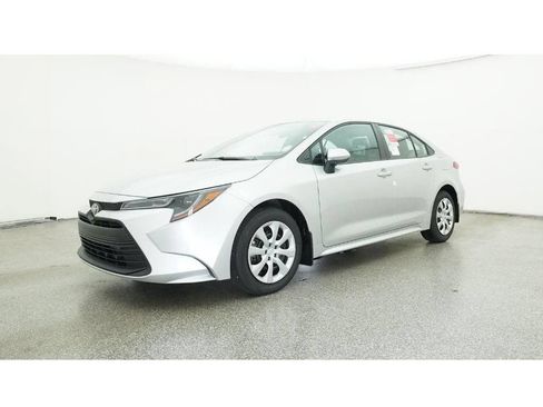 Used 2025 Toyota Corolla LE FWD image 22