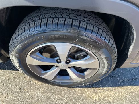 Used 2020 Jeep Cherokee Limited image 13