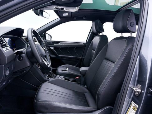 Used 2024 Volkswagen Tiguan SE R-Line FWD image 17