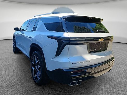 Certified 2025 Chevrolet Traverse High Country w/ LPO, Floor Liner Package AWD/4WD image 7