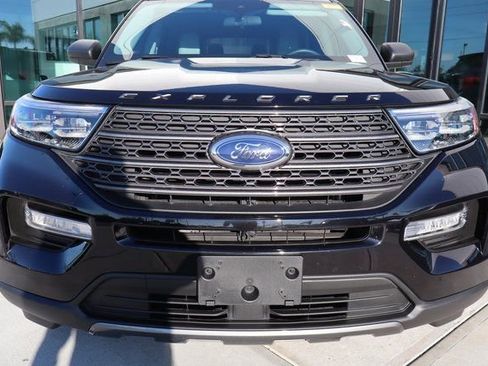 Used 2021 Ford Explorer XLT w/ Equipment Group 202A image 9