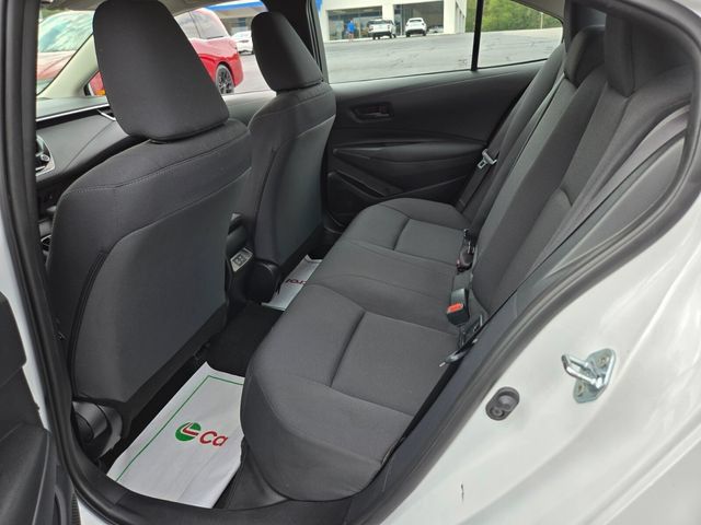 Used 2025 Toyota Corolla LE FWD image 11