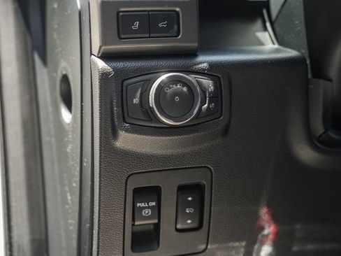 Used 2018 Ford Expedition XLT w/ Equipment Group 202A AWD/4WD image 51