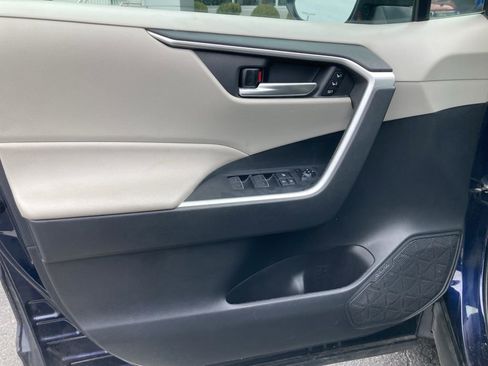 Used 2024 Toyota RAV4 XLE Premium image 10