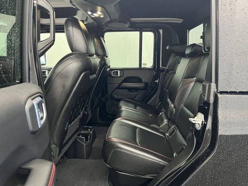 Used 2021 Jeep Gladiator Rubicon image 12