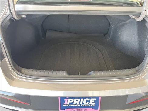 Used 2025 Hyundai Elantra SEL FWD image 22