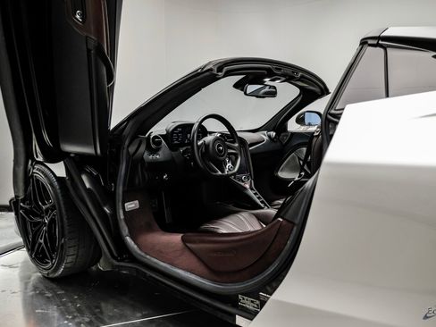 Used 2020 McLaren 720S Luxury image 45