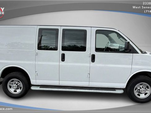 Used 2024 Chevrolet Express 2500 w/ Driver Convenience Package image 4