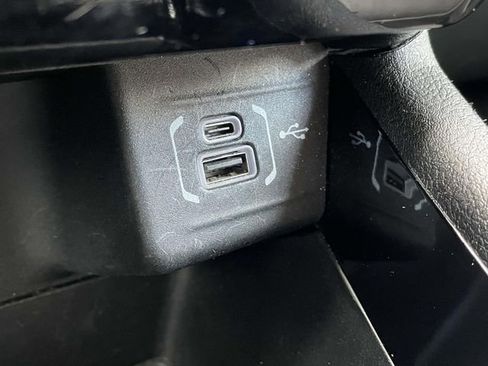 Used 2024 Jeep Compass Limited image 23