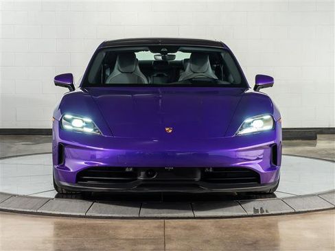 New 2025 Porsche Taycan image 6