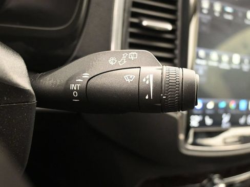 Used 2019 Volvo XC90 T6 Momentum AWD/4WD image 14