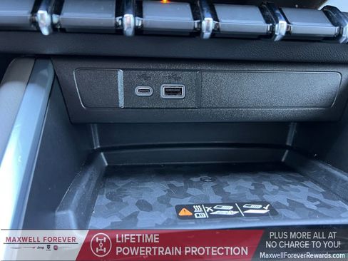 Used 2025 Chevrolet Colorado ZR2 w/ Midnight Edition image 6