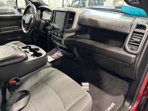 Used 2024 RAM 2500 Tradesman w/ Chrome Appearance Group AWD/4WD image 33
