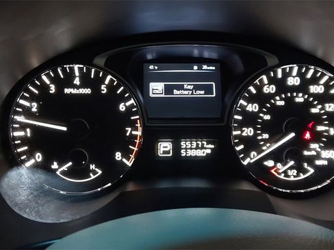 Used 2015 Nissan Altima 2.5 SV w/ Convenience Package image 22