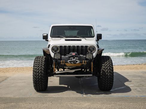 Used 2024 Jeep Wrangler Unlimited Rubicon 392 AWD/4WD image 2