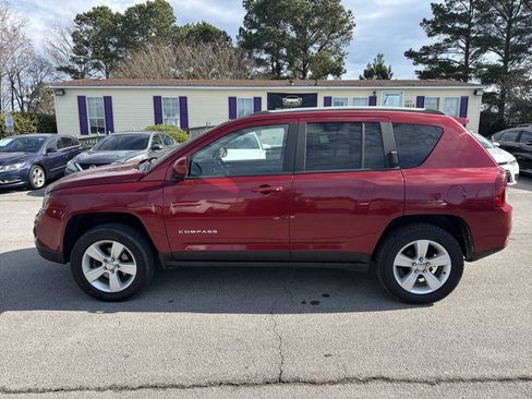 Used 2017 Jeep Compass Latitude AWD/4WD image 9