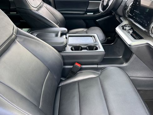 Used 2025 Ford Expedition Max Platinum AWD/4WD image 17