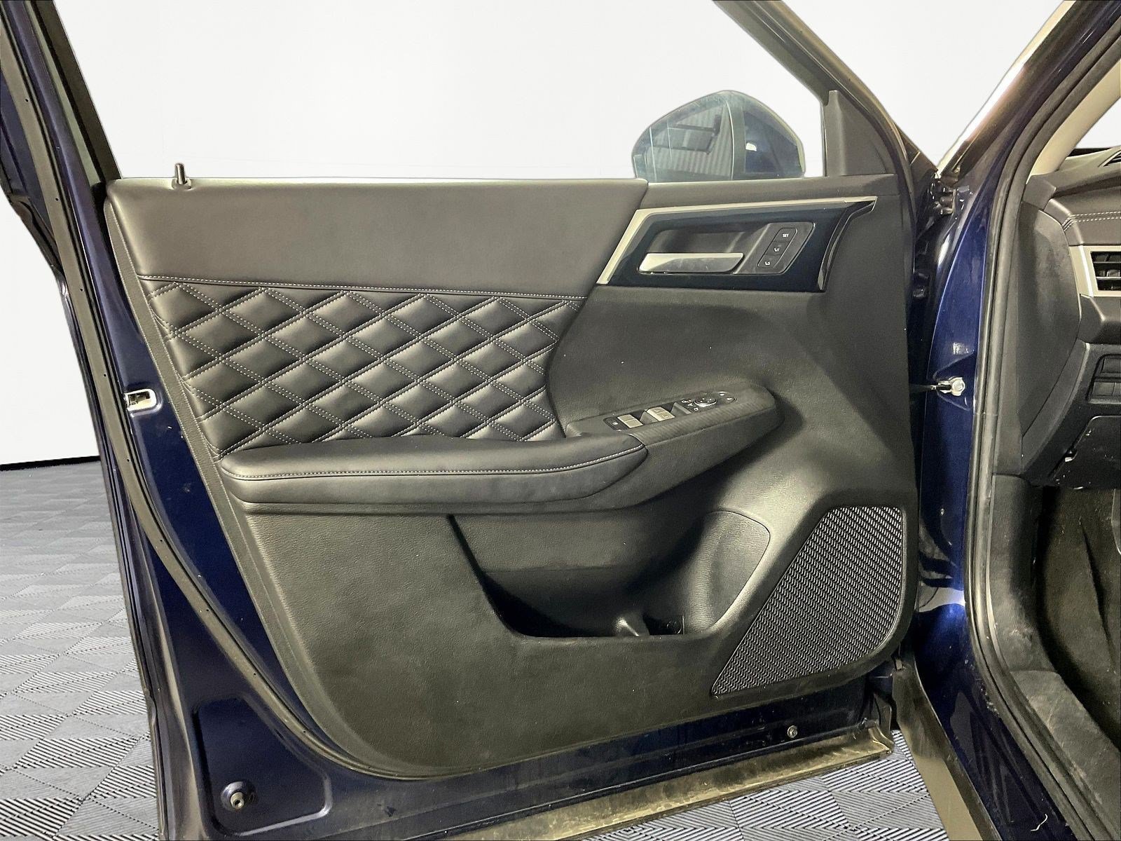 Used 2023 Mitsubishi Outlander SEL AWD/4WD image 20