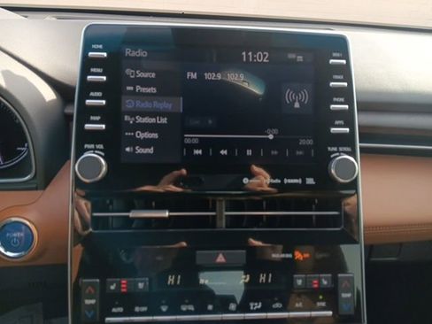 Used 2020 Toyota Avalon Limited image 32