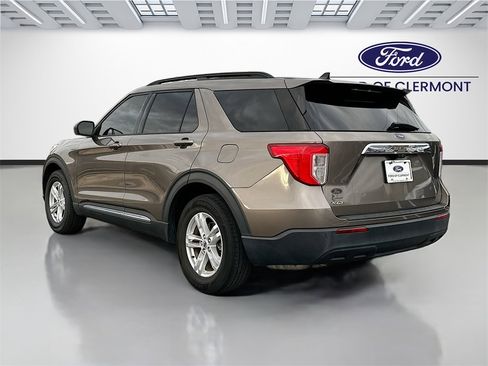 Used 2021 Ford Explorer XLT image 7