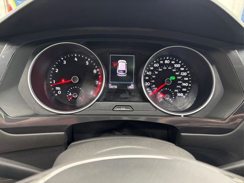 Used 2020 Volkswagen Tiguan SE w/ Panoramic Sunroof Package image 22