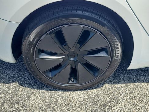 Used 2024 Tesla Model 3 Standard Range RWD image 7