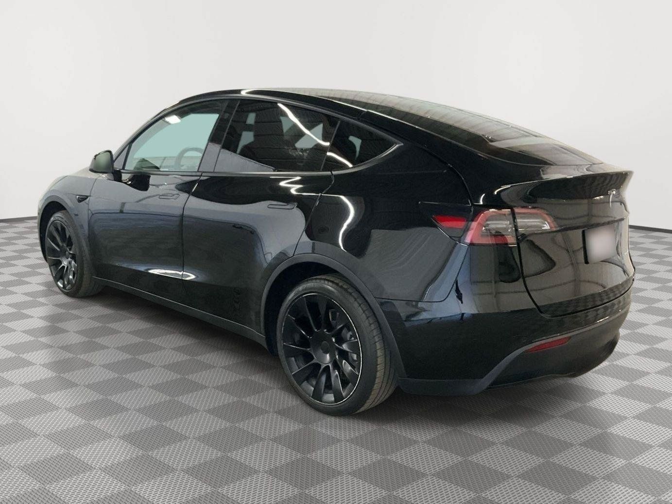 Used 2022 Tesla Model Y Long Range AWD/4WD image 3