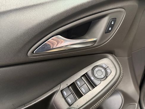 Used 2023 Buick Encore GX Preferred image 11