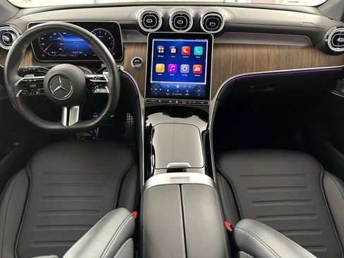 Used 2025 Mercedes-Benz GLC 300 4MATIC image 3