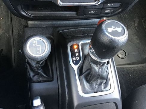 Certified 2020 Jeep Wrangler Unlimited Willys image 15