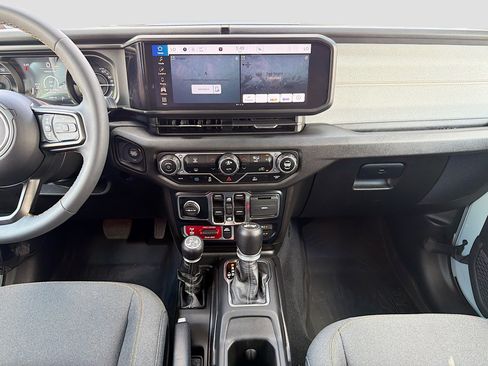Used 2024 Jeep Wrangler Willys image 18