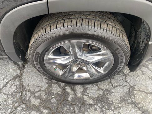 Used 2019 Toyota Highlander Limited Platinum image 7