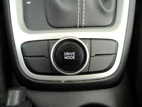 Used 2022 Hyundai Venue SEL w/ Cargo Package image 41