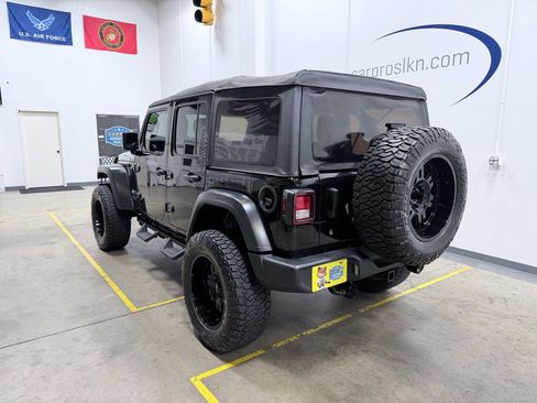 Used 2018 Jeep Wrangler Unlimited Sport AWD/4WD image 5