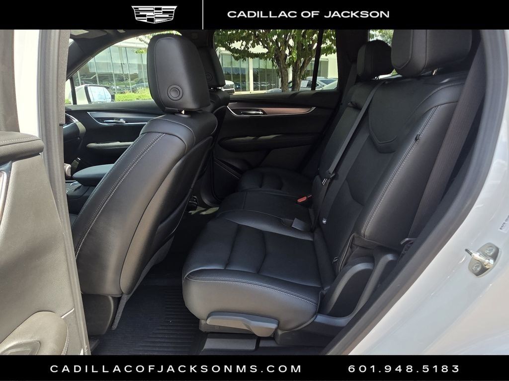 Certified 2024 Cadillac XT6 Luxury FWD image 23