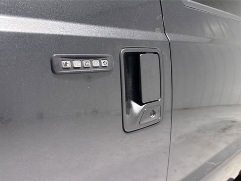 Used 2016 Ford F250 Lariat w/ Chrome Package image 31