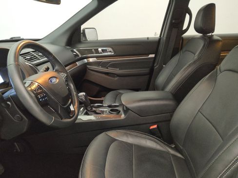 Used 2019 Ford Explorer Limited w/ Class III Trailer Tow Package image 17