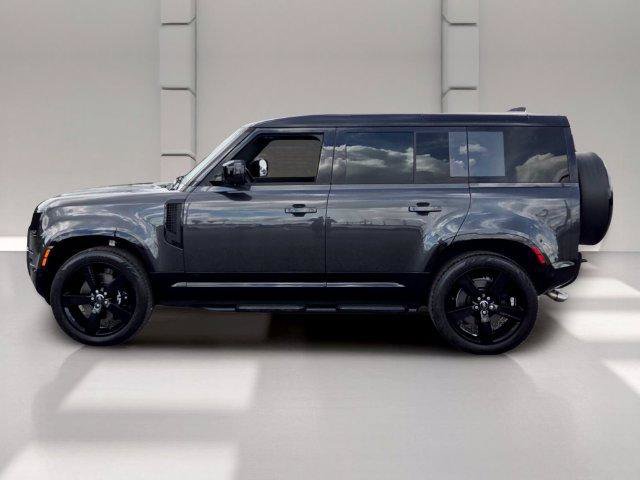Used 2025 Land Rover Defender 110 V8 AWD/4WD image 2