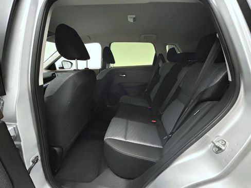 Used 2023 Nissan Rogue SV AWD/4WD image 19