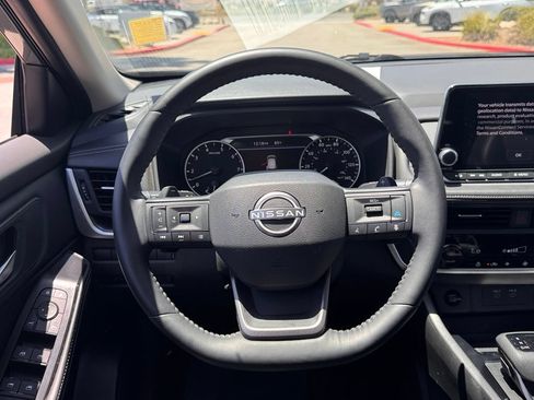 Certified 2025 Nissan Rogue SV w/ SV Premium Package FWD image 15