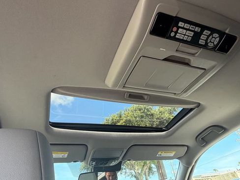 Used 2017 Honda Pilot Elite image 19