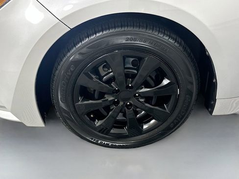 Used 2024 Toyota Corolla LE FWD image 30