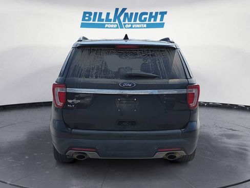 Used 2018 Ford Explorer XLT FWD image 4